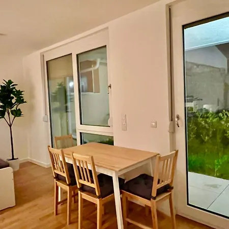 With Garden Near Scs With 5 Single Beds * Wiener Neudorf